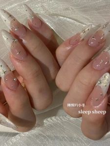 [Asterism Fritillary] Handmade Wear Short French Cats Eye Fancy Accessible Luxury Small Crowd White Nail Stickers