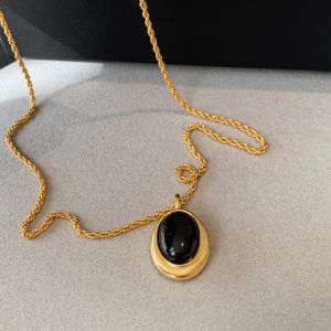 French Vintage Black Agate Natural White Mother-of-Pearl Womens Luxury Layered Necklace Bone Chain Pearl Pendant Silver Jewelry