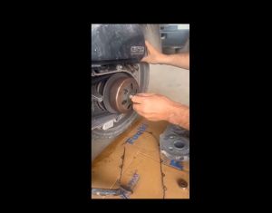 ốc côn sau xe ga inox xe máy khắc phục lỏng bưởng côn xe ga  (1 cái )