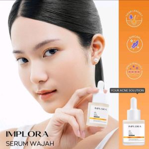 IMPLORA Face Serum New Series Serum Wajah All Varian Anti Aging\\n\\n Apa itu IMPLORA Face Serum?\\n\\nIMPLORA Face Serum adalah serum wajah yang dirancang untuk membantu mengatasi berbagai masalah kulit, termasuk penuaan dini, kerutan, dan tekstur kulit yang tidak merata. Dengan berbagai varian yang tersedia, IMPLORA Face Serum dapat disesuaikan dengan jenis kulit Anda, baik itu kulit berminyak atau kulit kering.\\n\\n Manfaat IMPLORA Face Serum untuk Kulit Berminyak\\n\\nIMPLORA Face Serum memiliki manfaat yang signifikan bagi kulit berminyak. Beberapa manfaat utama meliputi:\\n\\n- Mengontrol produksi minyak berlebih\\n- Membantu mengurangi pori-pori yang besar\\n- Meningkatkan kelembapan kulit tanpa menambah minyak\\n- Mengurangi penampilan jerawat dan komedo\\n\\n Manfaat IMPLORA Face Serum untuk Kulit Kering\\n\\nIMPLORA Face Serum juga memberikan manfaat bagi kulit kering. Beberapa manfaat utama meliputi:\\n\\n- Meningkatkan kelembapan kulit\\n- Membantu mencegah pengelupasan dan retak pada kulit\\n- Meningkatkan elastisitas kulit\\n- Mengurangi penampilan garis halus dan kerutan\\n\\n Cara Menggunakan IMPLORA Face Serum dengan Benar\\n\\nUntuk mendapatkan hasil optimal dari IMPLORA Face Serum, penting untuk mengikuti langkah-langkah penggunaan yang benar. Berikut adalah langkah-langkah penggunaan IMPLORA Face Serum:\\n\\n1. Bersihkan wajah Anda menggunakan pembersih wajah favorit Anda.\\n2. Lepaskan beberapa tetes IMPLORA Face Serum ke telapak tangan Anda.\\n3. Oleskan serum secara merata di seluruh wajah, hindari area mata.\\n4. Biarkan serum meresap selama beberapa menit sebelum melanjutkan dengan rutinitas perawatan kulit Anda.\\n\\nBerikut adalah beberapa tips penggunaan IMPLORA Face Serum untuk hasil optimal:\\n\\n- Gunakan IMPLORA Face Serum setiap pagi dan malam sebelum menggunakan pelembap.\\n- Jangan gunakan terlalu banyak serum pada satu waktu; beberapa tetes sudah cukup.\\n- Jika Anda memiliki kulit sensitif, lakukan uji kulit pada area kecil sebelum menggunakan serum secara luas.\\n\\n Perbedaan IMPLORA Face Serum dengan Produk Lainnya\\n\\nIMPLORA Face Serum memiliki beberapa keunggulan dibandingkan produk serupa di pasaran. Beberapa keunggulan utama meliputi:\\n\\n- Formulasi khusus yang dirancang untuk berbagai jenis kulit\\n- Mengandung bahan aktif yang efektif dalam melawan penuaan dini\\n- Dibuat dengan bahan-bahan berkualitas tinggi dan aman untuk kulit\\n- Tersedia dalam berbagai varian yang dapat disesuaikan dengan kebutuhan kulit Anda\\n\\nBerikut adalah perbandingan harga IMPLORA Face Serum dengan produk serupa:\\n\\n| Produk | Harga |\\n| --- | --- |\\n| IMPLORA Face Serum | Rp. 500.000 |\\n| Produk Serupa A | Rp. 600.000 |\\n| Produk Serupa B | Rp. 700.000 |\\n\\n Kesimpulan & Rekomendasi\\n\\nIMPLORA Face Serum adalah pilihan yang tepat bagi Anda yang mencari serum wajah berkualitas tinggi dengan berbagai varian yang dapat disesuaikan dengan jenis kulit Anda. Dengan manfaat yang signifikan dan harga yang kompetitif, IMPLORA Face Serum dapat membantu Anda mendapatkan kulit yang lebih sehat dan muda.\\n\\nBerikut adalah rekomendasi variasi IMPLORA Face Serum yang cocok untuk Anda:\\n\\n- IMPLORA Face Serum Varian A: Cocok untuk kulit berminyak\\n- IMPLORA Face Serum Varian B: Cocok untuk kulit kering\\n- IMPLORA Face Serum Varian C: Cocok untuk kulit normal\\n\\nJadi, jangan ragu untuk mencoba IMPLORA Face Serum dan rasakan perbedaannya pada kulit Anda!\"