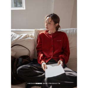 VNOOK | Áo Sweater Cổ Tròn Pha Len Thêu Hoa Văn