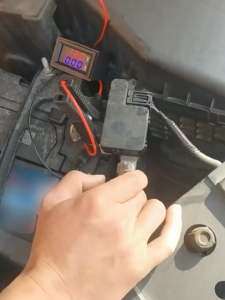 Leakage Detection Tool Voltage & Current Dual Display Built-in Fuse No Multimeter Required Works on 12V Vehicles