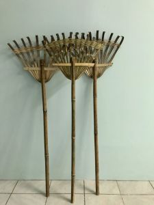 ไม้กวาดมือเสือ ที่กวาดขยะ ทำจากไม้ไผ่ (ราคาขายส่ง)