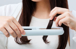 【Direct From Japan】KINUJO DS200 Worldwide Straight Hair Iron - Silk Plate 220℃ Fast Styling