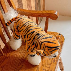 เสื้อคลุมสุนัขลายเสือผ้าฟลานเนลฤดูใบไม้ร่วง/ฤดูหนาว อบอุ่น ป้องกันการหลุดร่วง สำหรับแมวและสุนัข ชุดสี่ขา ชุดสุนัข ชุดสุนัข ชุดสุนัข