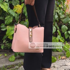 Tas Sling Bag Wanita Goto Rissimo: Tas Bahan Kulit Berkualitas, Desain Modern & Nyaman