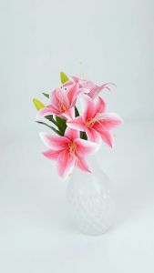 Bunga Lily Latex Cabang 2 Artificial: Hiasan Berkualitas Tinggi untuk Rumah & Cafe