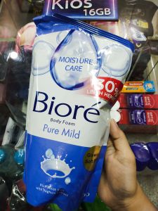 Biore Pure Mild 800ml Pouch Sabun Mandi Cair Pelembab