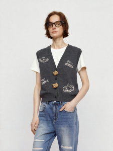 URLAZH | V-neck Embroidered Merino Wool Vest