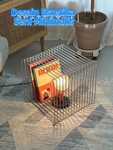 Meja Kecil Multifungsi dengan Penyimpanan Rak Buku Serbaguna Majalah Desain Estetis Penyimpan Koran & Buku Minimalis