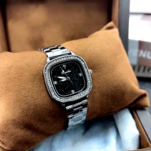 นาฬิกาข้อมือ สายสแตนเลส ใส่สบาย แบรนด์ BOSIKA หน้าปัดก 32 มิลลิเมตร