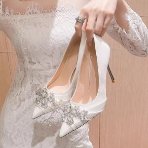 เรียบหรู สีขาว รองเท้าส้นสูงเพชร ผู้หญิง รองเท้า 2024 เจ้าสาวสไตล์ใหม่ ทันสมัย รองเท้าแตะรองเท้าเดี่ยวเหมาะสําหรับสวมใส่ทุกวันพร้อมกระโปรง