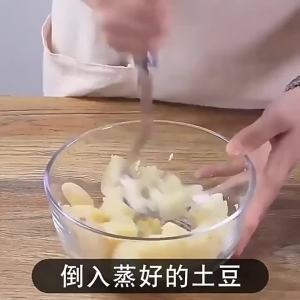 OUHOE | [J] 1Pcs Stainless Steel Potato Masher With Efficient Mashing Design For Home Kitchen Making Mashed Potatoes And Baby Food