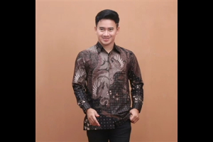 Batik Couple Pasangan Keluarga Ayah Ibu Anak Laki Suami Istri Sepasang Modern Mewah Cicakrowo