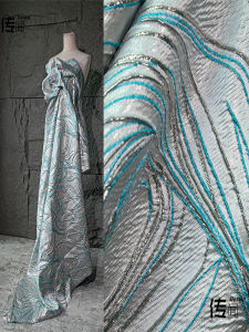 เสื้อผ้าแฟชั่นผู้หญิง ผ้าลายทางสีน้ำเงิน ผ้าลายกลวงสองด้าน ผ้าเคลือบเงา กระโปรงสั้น ผ้าสำหรับออกแบบเสื้อผ้า ผ้าฝ้ายโพลีเอสเตอร์