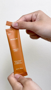 Mật Ong Nghệ Curcumin Miele Hộp 15 Sticks Cho Một Dạ Dày Khỏe Mạnh và Giúp Tăng Cường Sức Để Kháng ( 15 sticks x 15G )