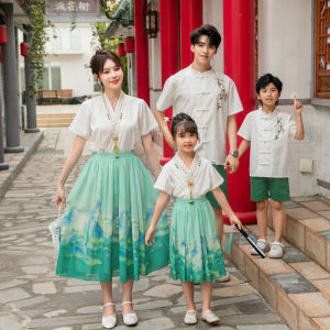 ชุดเดรสแฟชั่นจีนแบบใหม่สำหรับคุณแม่และลูกชาย ชุดการแสดงสำหรับครอบครัว ชุดกระโปรงสไตล์ฮันฟู่ ชุดฤดูร้อนสำหรับผู้หญิง