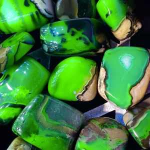 2PCs Volcanic Agate Stone-UV FluorescentIrregular ShapeStone CollectionsExcellent GiftsFamily And Friends GiftDIY Decor