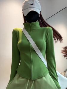 Spring Early Zipper Long Sleeve Womens T-shirt Green Slim Fit Short Style Base Shirt for Pear Sandal Rectangular Body Type