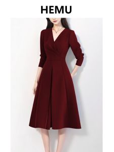 ชุดเดรสยาวแขนยาวสีแดงสำหรับผู้หญิง ชุดแต่งงานสไตล์ฝรั่งเศส ชุดทำงาน ชุดลำลอง ฤดูใบไม้ร่วง/ฤดูหนาว เสื้อคลุมด้านใน ชุดแฟชั่น