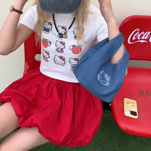 Leisure Store กระเป๋าถือ กระเป๋าถือสวยๆ กระเป๋าถือผ้าเดนิม Hello Kitty ลายเฮลโลคิตตี้น่ารัก กระเป๋าถือผ้ายีนส์ กระเป๋าถือลําลอง แฮนด์เมด กระเป๋าถือผญ กระเป๋าถือไฮโซ กระเป๋าถือพกพา กระเป๋าถือเก๋ๆ