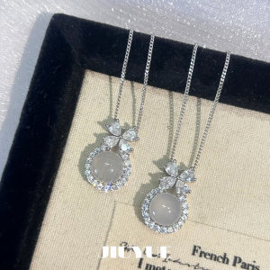 S925 Sterling Silver Natural White Agate Pendant Necklace Womens Luxury Lightweight Elegant Choker Summer Trend High Ice