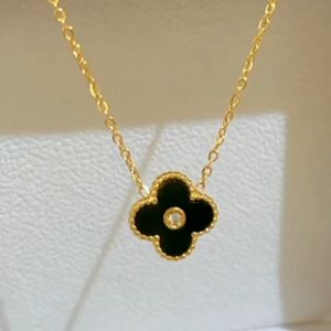 Kalung Titanium Wanita Semanggi Permata Terbaru Kalung Titanium Anti Karat Tidak Luntur Terlaris