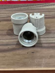 Đui đèn sứ E27 cao cấp chống cháy  cách điện an toàn sử dụng