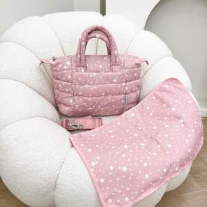 กระเป๋าคุณแม่ กระเป๋าใส่ของเด็กอ่อน แถมผ้ารองเปลี่ยนผ้าอ้อม น้ำหนักเบา ช่องเยอะ ปรับถือได้หลายรูปแบบ ลาย Little Star ขนาด 29x44 ซม. แบรนด์ DreamWhale
