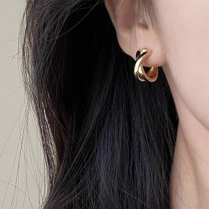 ต่างหูสีทองและเงินแบบสามมิติสำหรับผู้หญิง SRRMHYN Dongdaemun INS Style ต่างหูรูปไข่มุกเรียบง่ายและมีสไตล์