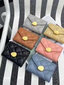 กระเป๋าใส่บัตรสั้นลายเพชร กระเป๋าใส่เหรียญใบไม้ กระเป๋าใส่บัตรหลายช่อง กระเป๋าใส่บัตรสุดหรูสีพื้น กระเป๋าใส่บัตรผู้หญิง กระเป๋าใส่บัตรแบบยูนิเซ็กซ์