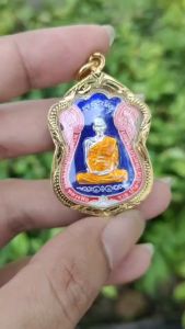 หนังเป็นเหรียญหลวงพ่อรวยลงยา รุ่นไตรมาส๕๙ รวยรวยรวย วัดตะโก จ.อยุธยา