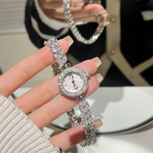 Elegant Fashionable Quartz Womens Watch with Full Sky Diamond Scales Luxury Sensation Precise Ladies Watch New Year Gift