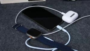 การชาร์จแบบไร้สายที่วางศัพท์มัลติฟังก์ชั่น3 in 1สำหรับ iPhone สมาร์ทโฟนรองรับ Air pods นาฬิกา Mecha Style