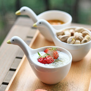 Cute Little Duck Ceramic Bowl Creative Condiment Dish Dessert Snack Bowl Sweet Yogurt Bowl Japanese Style Dining Utensils