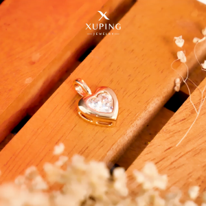 Xuping Liontin Lapis Emas Perhiasan Wanita Motif Love List Kasual 0141250201