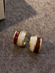 ต่างหูทรงครึ่งวงกลมสีแดงเข้ม ดีไซน์เก๋ไก๋ ต่างหูทรงกลมแบบใหม่ ต่างหูแบบห้อยสำหรับผู้หญิง เครื่องประดับแฟชั่น