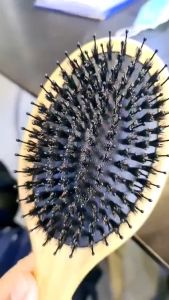 Glu Shop หวีขนหมูป่า หวีขนหมู Boar bristal หวีขนหมูแท้ ลดผมร่วง ผมเงางาม