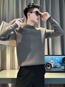 เสื้อสเวตเตอร์คอโปโลหนาสำหรับผู้ชาย แขนยาว เสื้อชั้นในลายทาง แฟชั่นฤดูใบไม้ร่วง/ฤดูหนาว เสื้อสเวตเตอร์ถักแบบมีแบรนด์