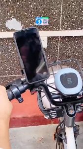 How to Choose & Use Universal Mobile Phone Holders for Vehicles