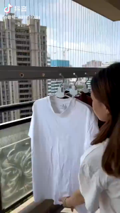 PENYANGKUT LIPAT SERBAGUNA BAHU LEBAR TANPA BEKAS PENYANGKUT PLASTIK PENGERING ANTI-LICIN KALIS ANGIN BOLEH LIPAT MULTIPURPOSE FOLDABLE HANGER WIDE SHOULDER TRACELESS DRYING PLASTIC HANGERS NON-SLIP WINDPROOF COLLAPSIBLE HANGER 折叠衣架 B