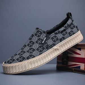 Trendy Mens Slip-On Canvas Shoes Summer Breathable Soft Bottom Casual Footwear round Toe Flat Heel Fashion Print Slipper