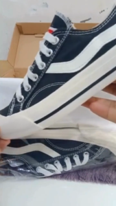 SEPATU VENTELA PUBLIK LOW/SEPATU SEKOLAH/SEPATU LOKAL/SEPATU PRIA DAN WANITA/SEPATU PROMO