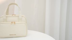 Square PU Leather Cosmetic Bag Waterproof Travel Toiletry Organizer With Handle RH2531
