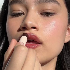 Sunnies Face Lip Treat [Moisturizing Tinted Lip Balm]