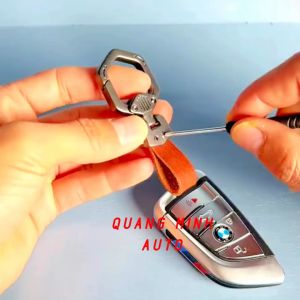 Móc khoá xemóc khoá xe ô tô xe máy chất liệu thép đúc nguyên khối đai da bò thật chính hãng QMCAR