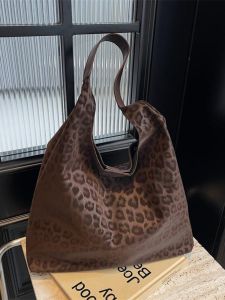 Large Capacity Fashion Retro Leopard Print Mother-Daughter Shoulder Tote Bag for Commuting Casual Use in 2024 New Collection