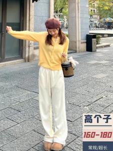 กางเกงขายาวทรงหลวมเอวสูงผ้ากำมะหยี่สีขาวสำหรับผู้หญิงในฤดูใบไม้ร่วงและฤดูหนาว กางเกงขายาวทรงหลวมแบบยาว ความยาวปกติ ผ้ากำมะหยี่ผสมโพลีเอสเตอร์