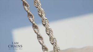 สร้อยคอเงินแท้ 925 ลายเกลียว ลายสวย คุณภาพมาตรฐานส่งออก มีให้เลือกหลายขนาด และ ความยาวตั้งแต่ 16-30 นิ้ว ส่งพร้อมใบรับประกัน กล่อง ถุงผ้า