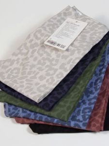 กางเกงโยคะเอวสูงพิมพ์ลายลำลอง กางเกงขายาวทรงสลิมฟิต ผ้าอื่นๆ 100% ผ้าอื่นๆ สำหรับผู้หญิงวัย 18-24 ปี